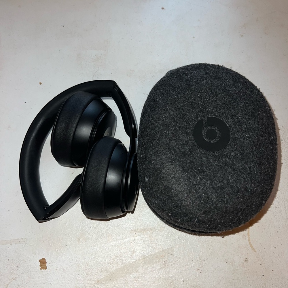 Beats by Dre Black On-Ear Headphones with Case